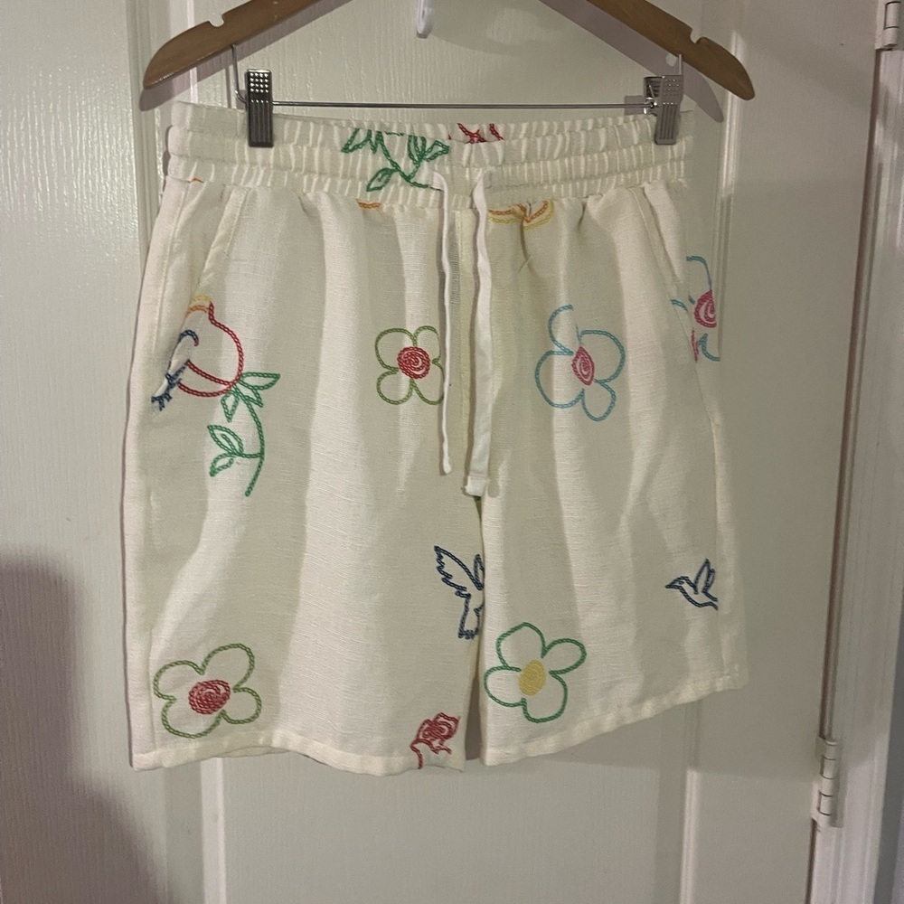 Malibu Cream Floral Embroidered Women Shorts